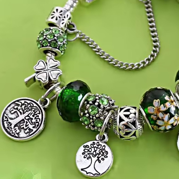 Green Beaded Charm Bracelet with Tree of Life Heart Pendants Boho Silver Emerald - Picture 8 of 13